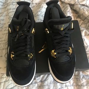Jordan 4’s retro. Size 5y (women’s 7)